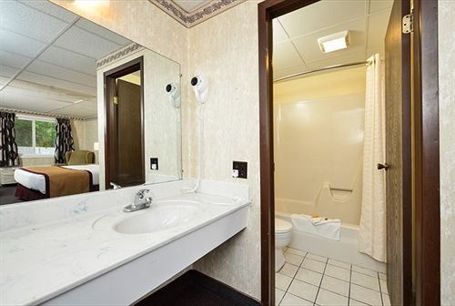 Howard Johnson By Wyndham West Yarmouth Cape Cod Exterior foto